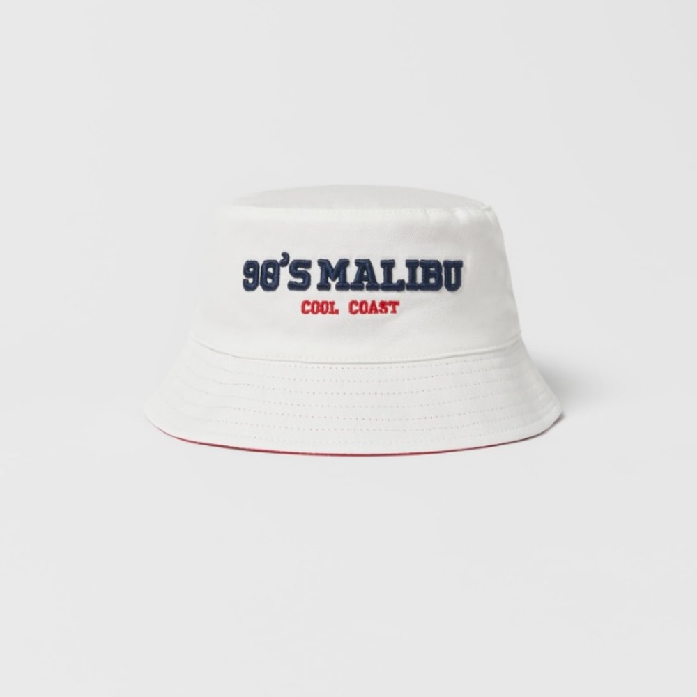 NWOT Zara Kids Malibu reversible red and white bucket hat